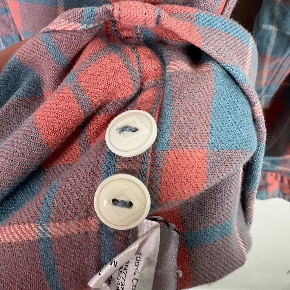 J. Crew Men's Peachy Pink and Sky Blue Button Up Soft Plaid Shirt Size Small‎